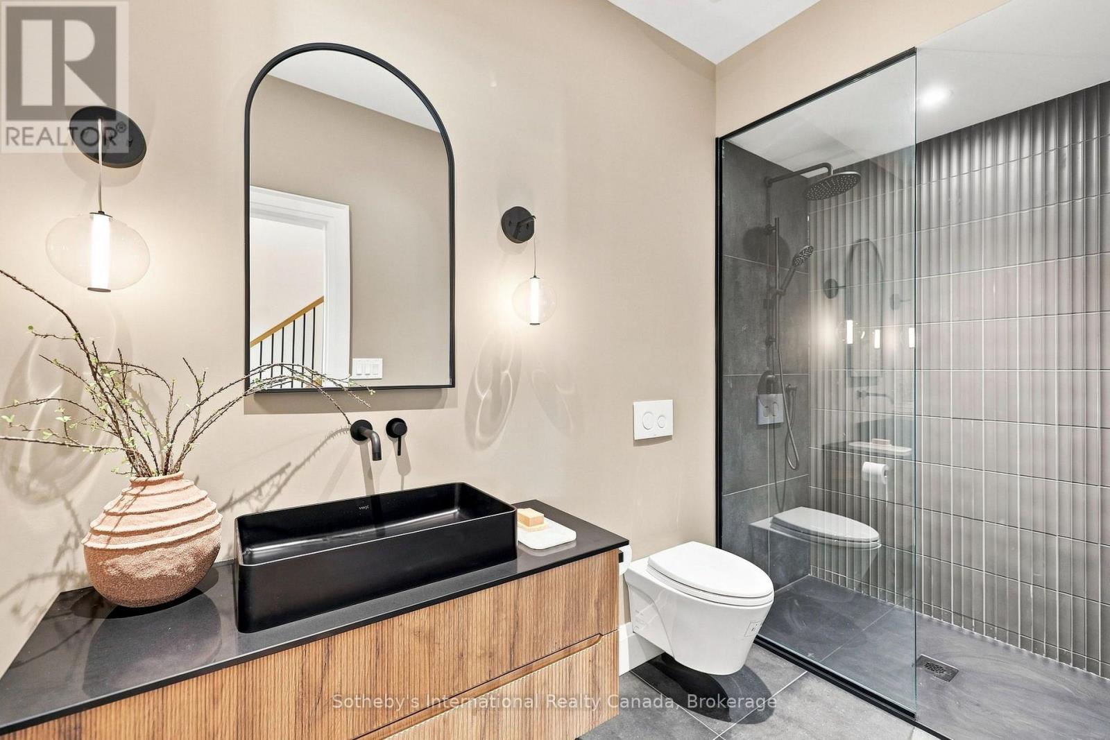 222 OAK STREET - Image 10