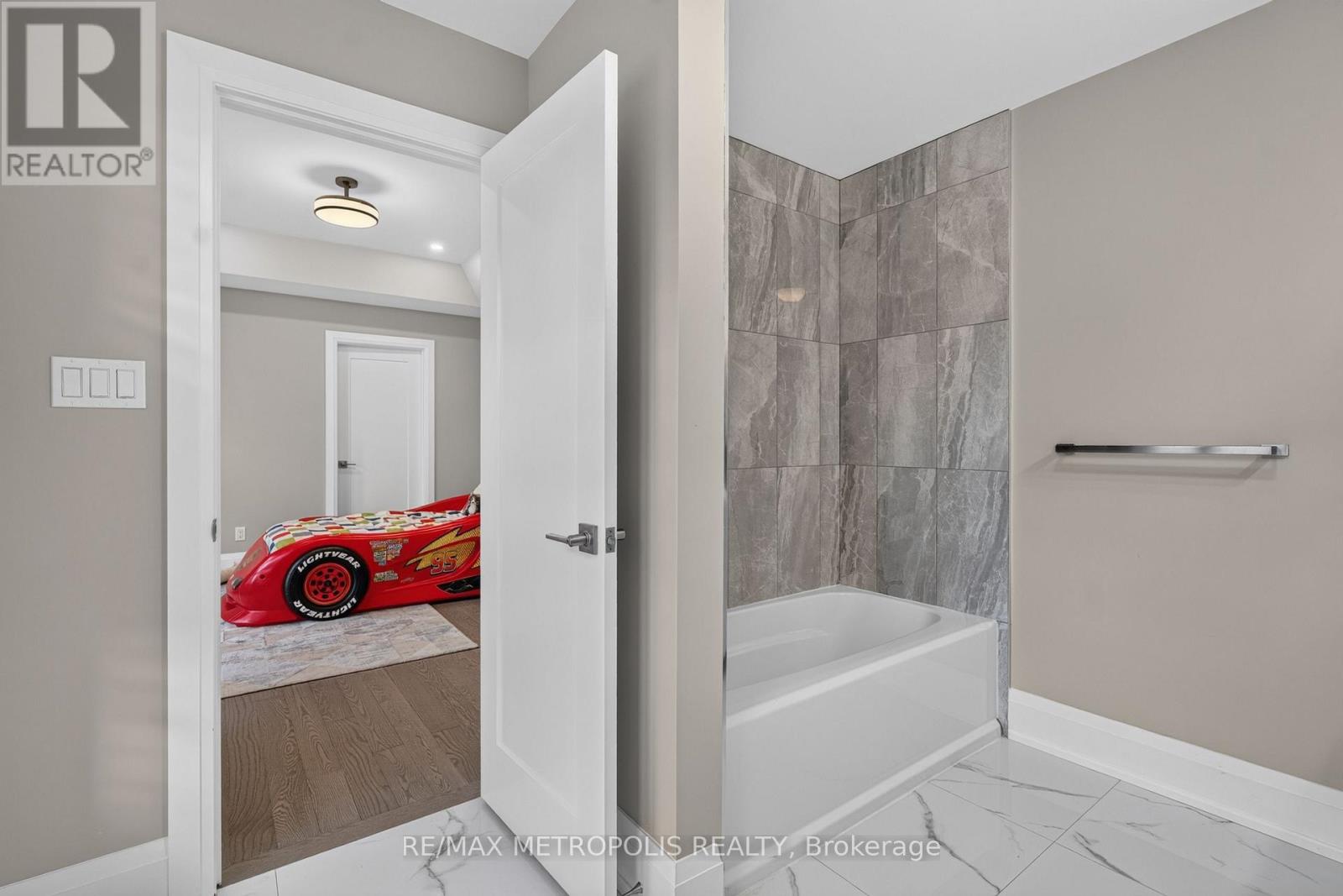39 BENLEIGH DRIVE - Image 37