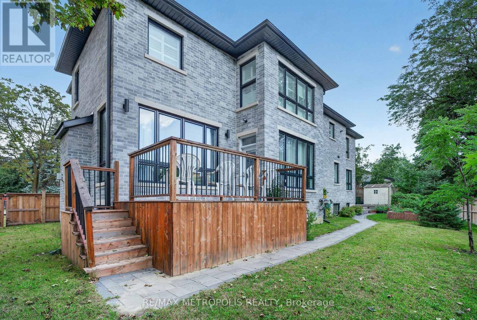 39 BENLEIGH DRIVE - 50