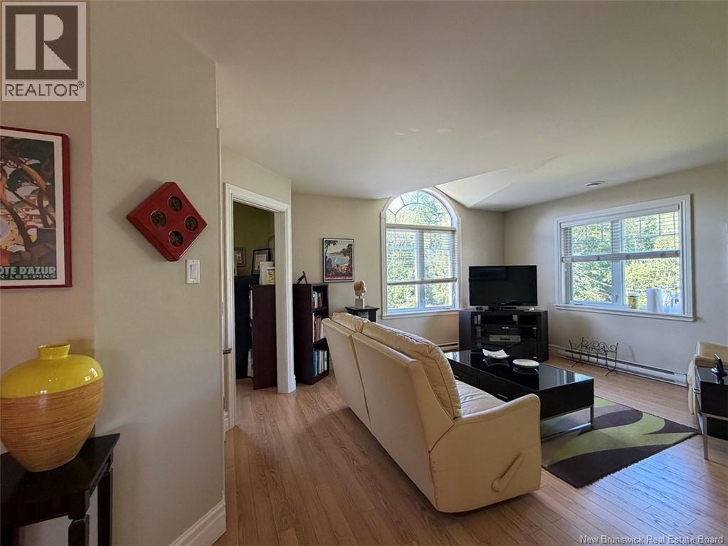 120 Hubert Street - Image 4