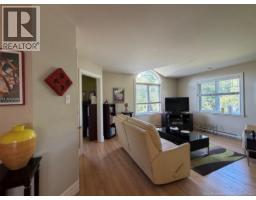 120 Hubert Street, photo 4