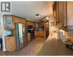 Sitting room - 120 Hubert Street, Edmundston, NB E3V4K5 Photo 8