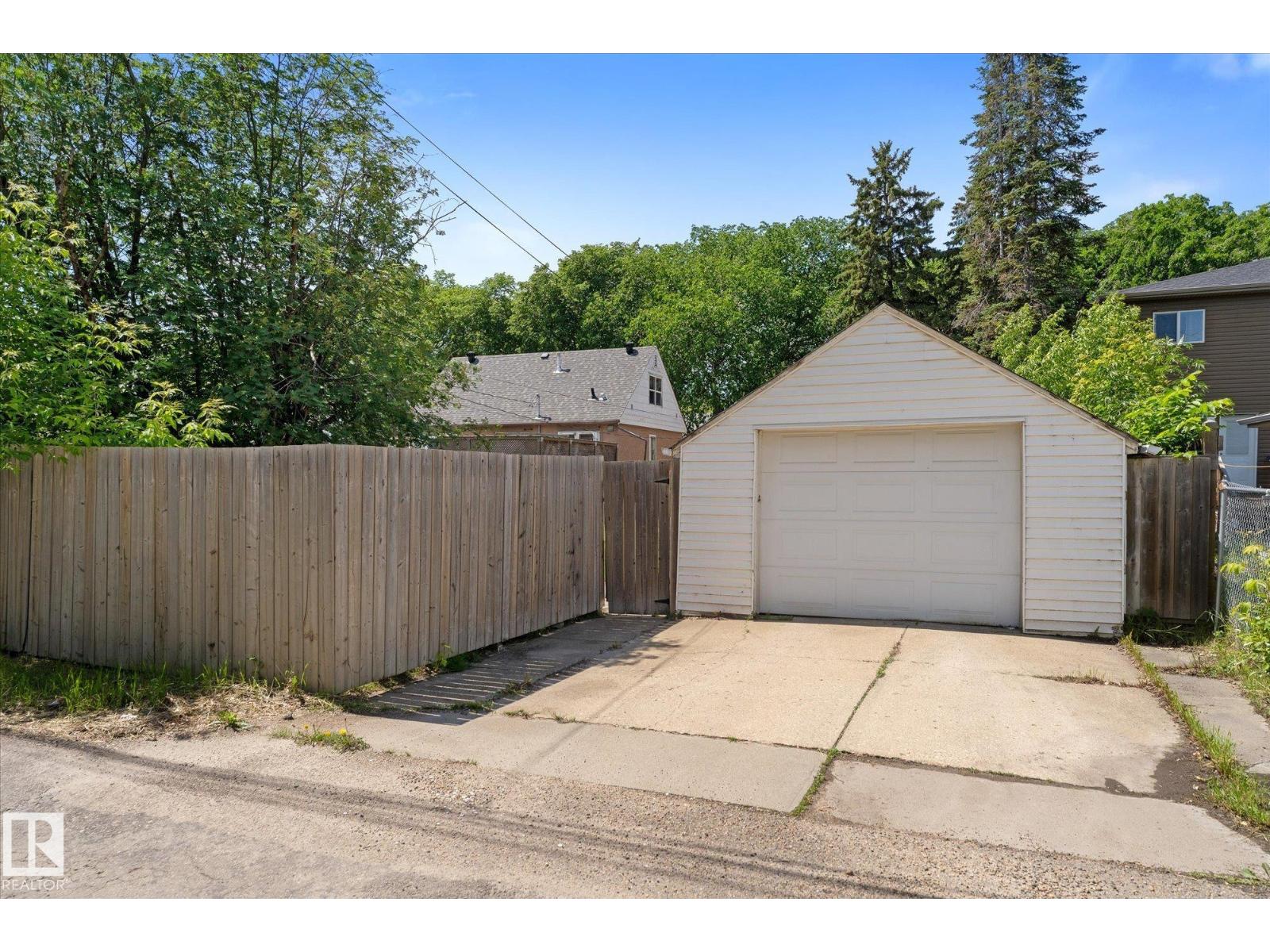 11727 129 ST NW - Image 37