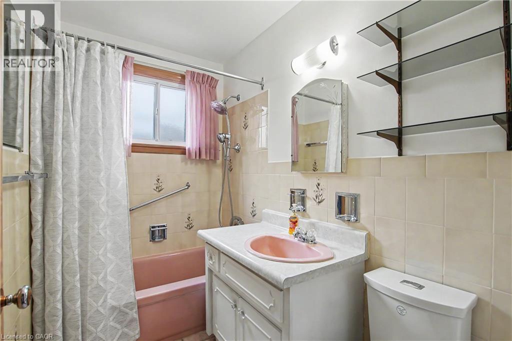 240 GUELPH Street - Image 24