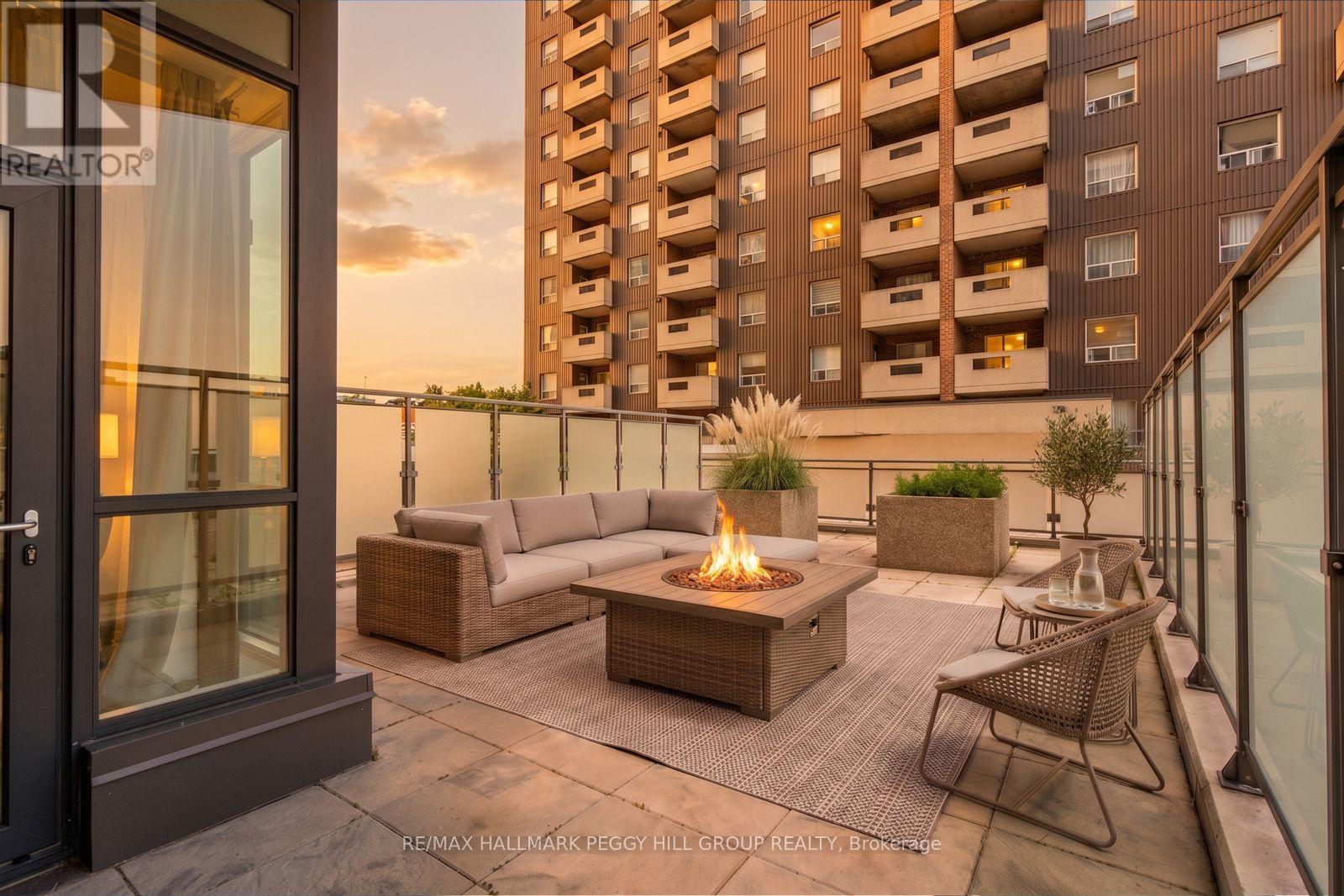 #309 111 WORSLEY STREET - 1