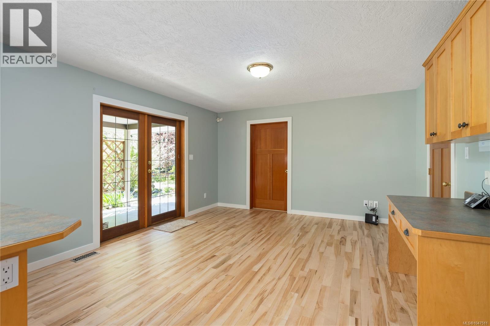 2800 Boyd Dr - Image 16