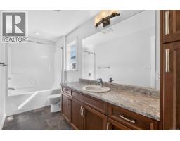 3608 Vermont Pl, Campbell River, BC V9H1V3 Photo 37