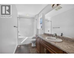 3608 Vermont Pl, Campbell River, BC V9H1V3 Photo 38