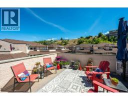 8 6514 MEADOWS Drive, Oliver