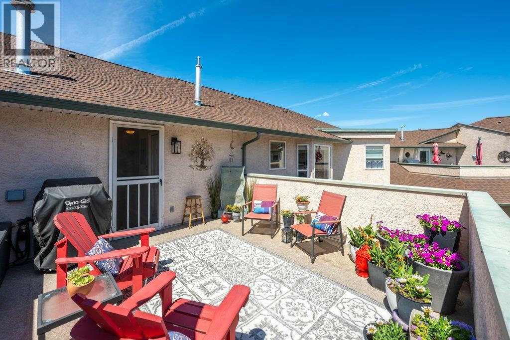 6514 MEADOWS Drive Unit# 8, Oliver