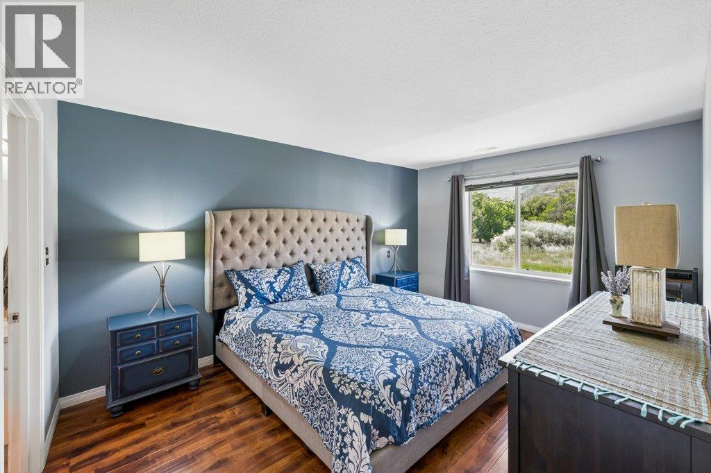 #8 6514 MEADOWS Drive - 23