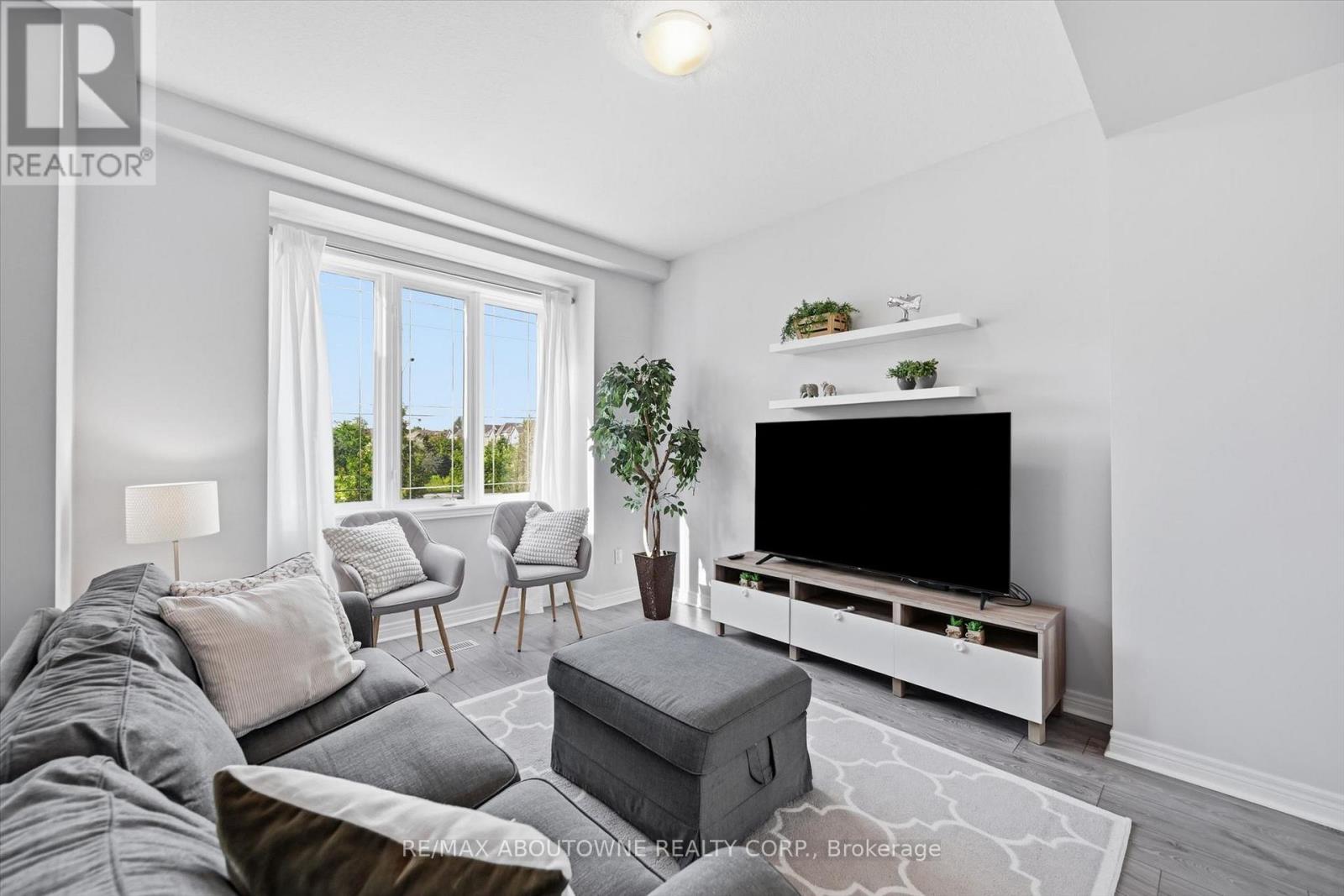 #10 2985 JACKSON DRIVE - 19