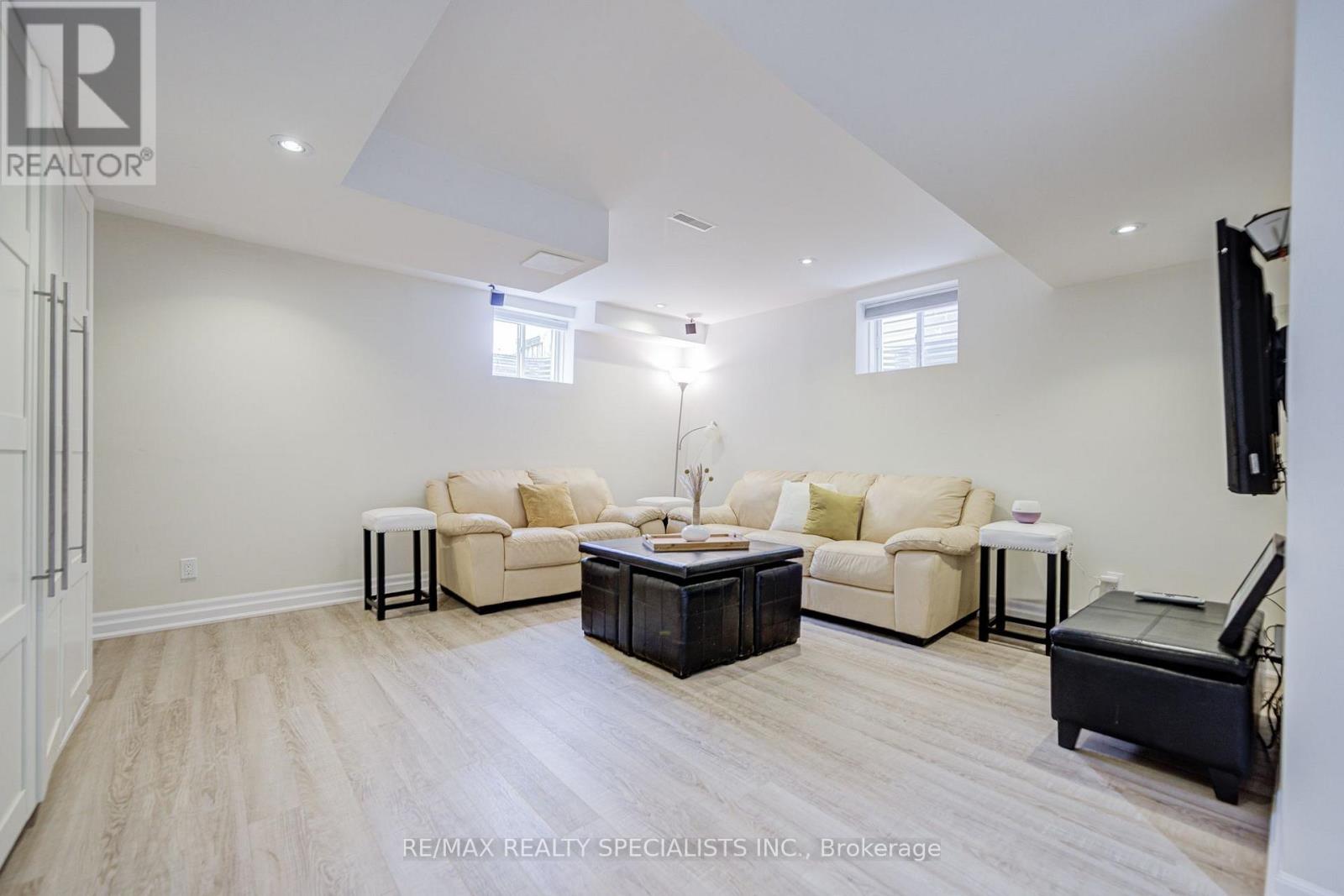 629 SYMONS CROSSING - Image 31