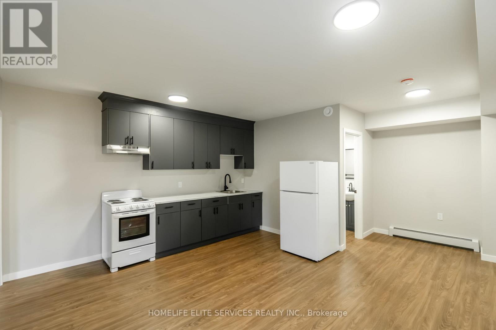196 SECOND AVENUE E - 16