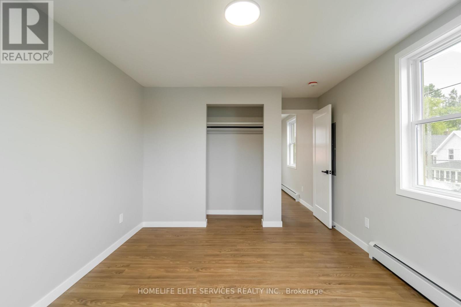 196 SECOND AVENUE E - Image 34
