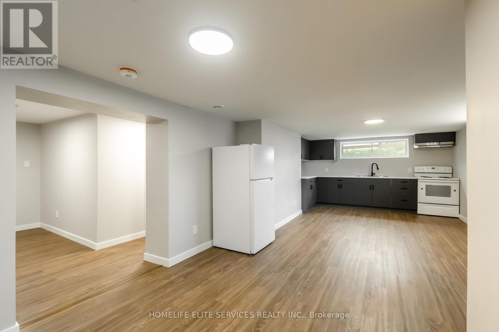 196 SECOND AVENUE E - 39