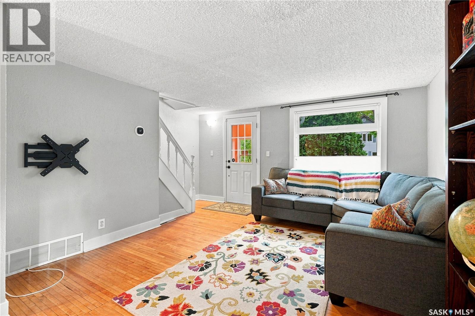 318 27th STREET W - 8