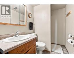 1630 Spadina Drive, Moose Jaw, SK S6K1B1 Photo 32