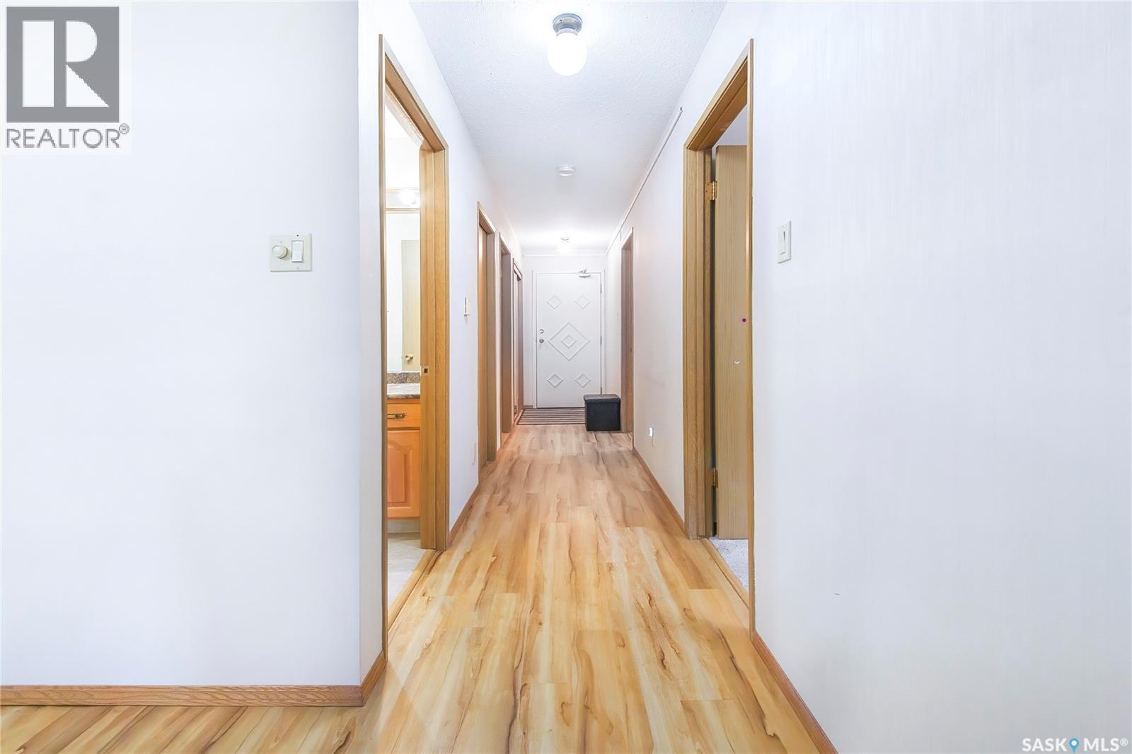 #201 3140 Louise STREET - Image 21