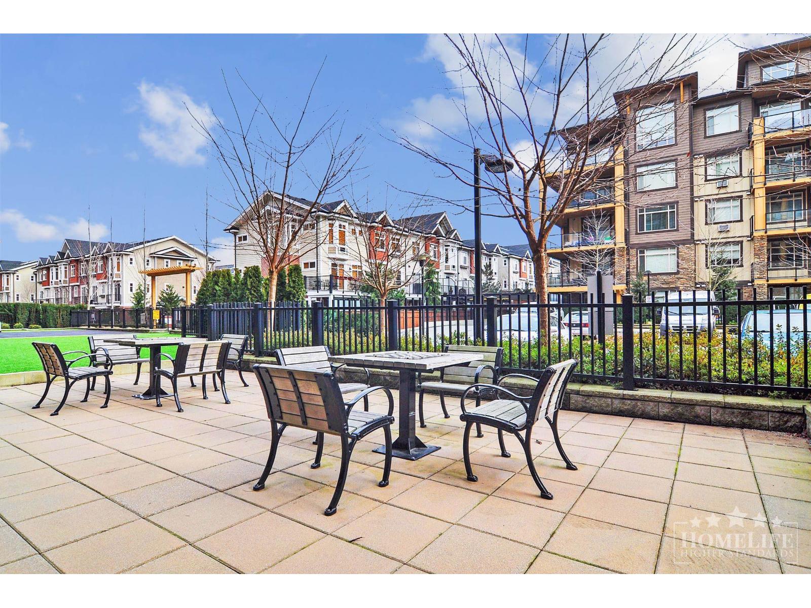 528 8067 207 STREET, Langley