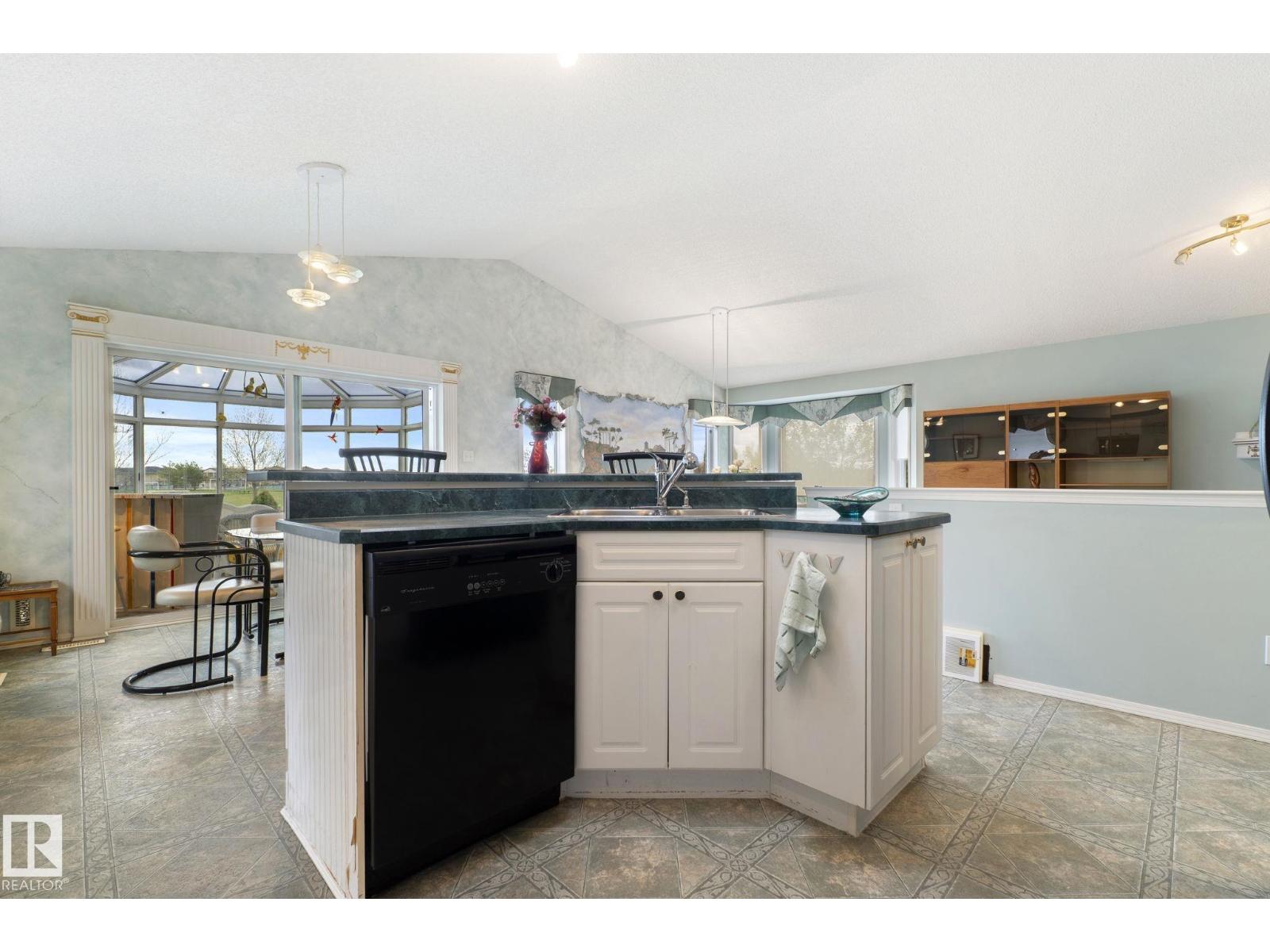9315 162 AV NW - 10