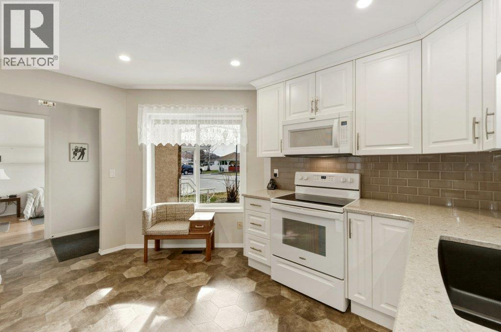 #18 115 REDWING Place - 3