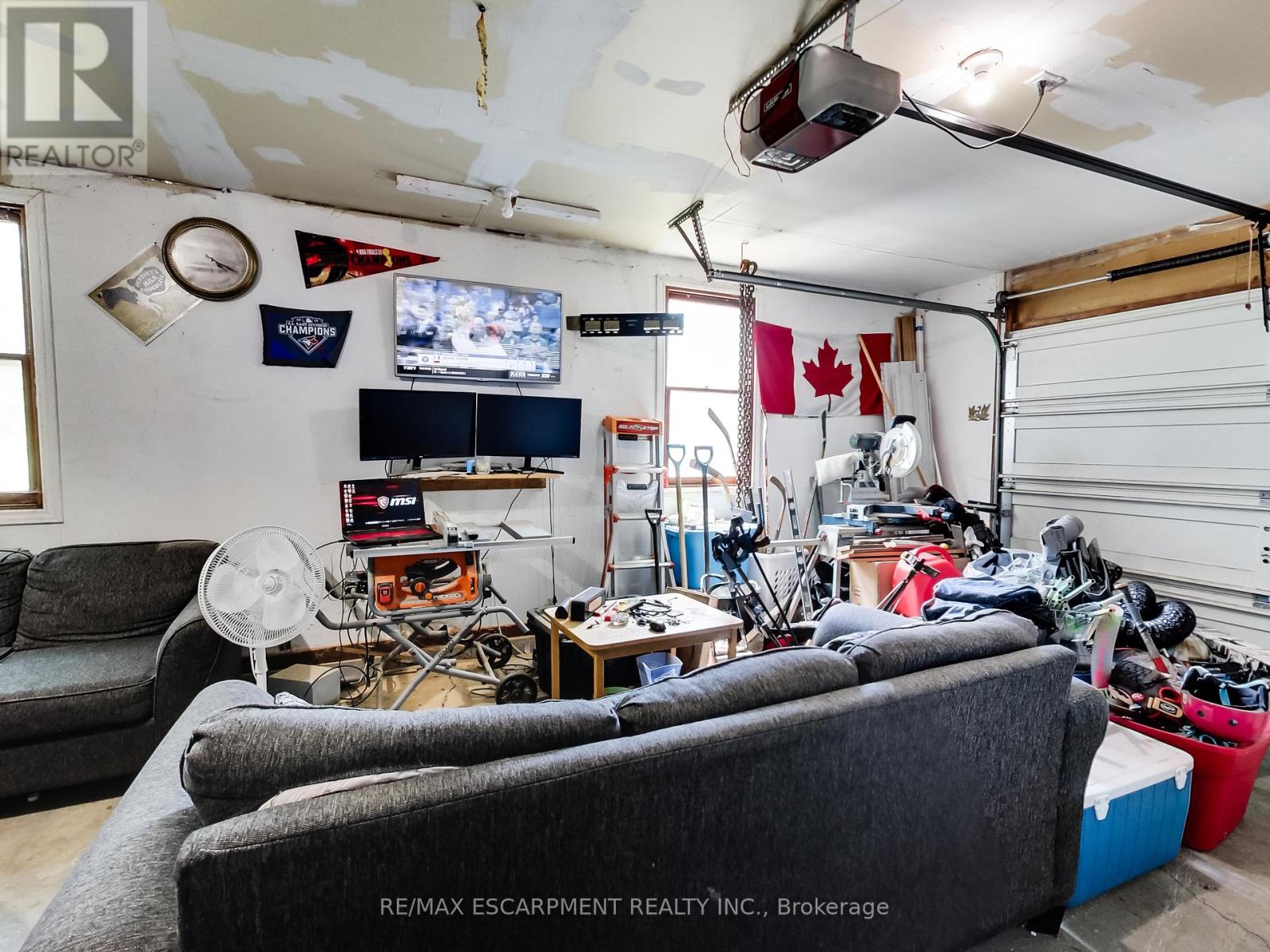 9183 SILVER STREET - Image 38