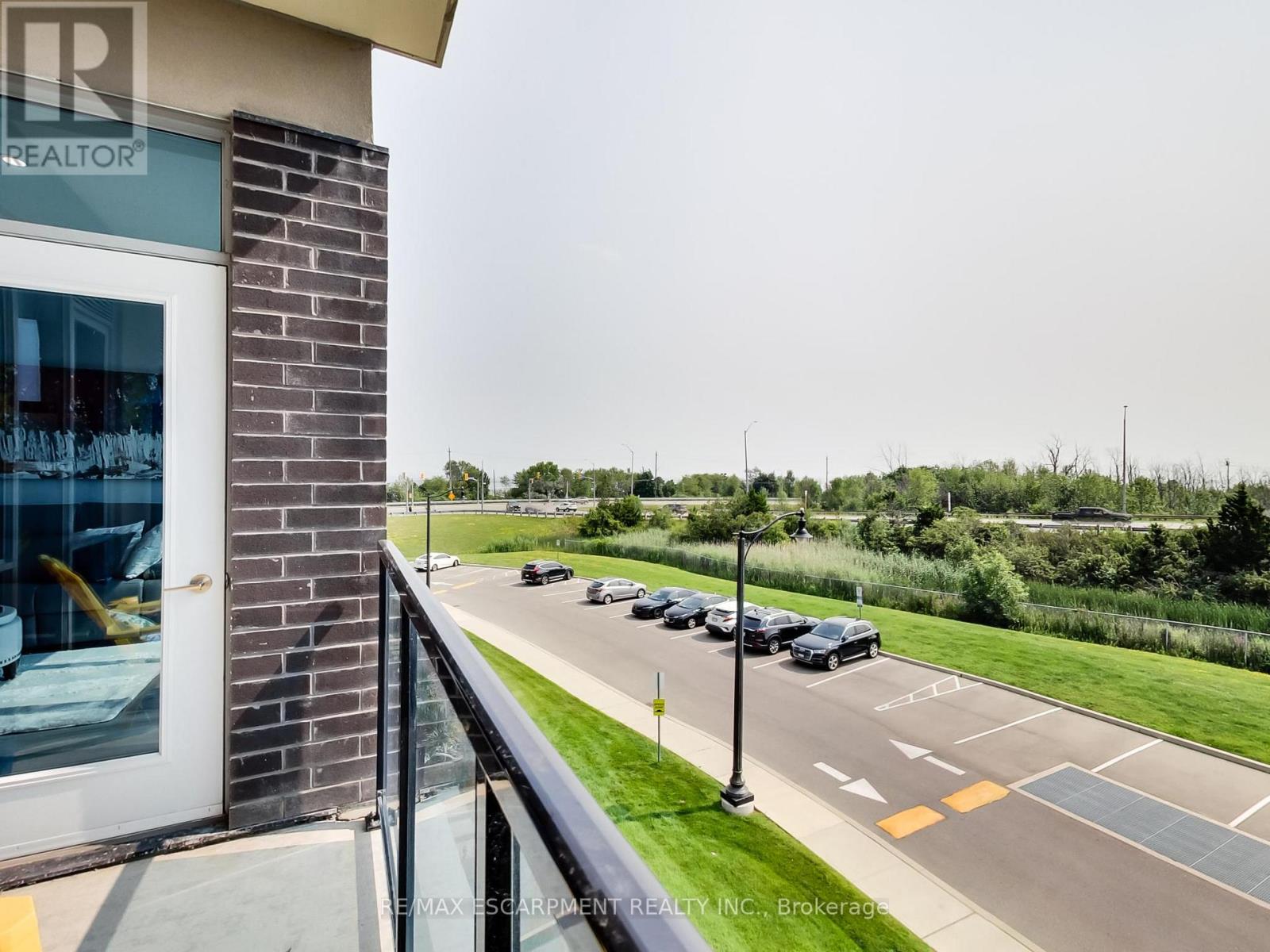 #318 16 CONCORD PLACE - Image 31