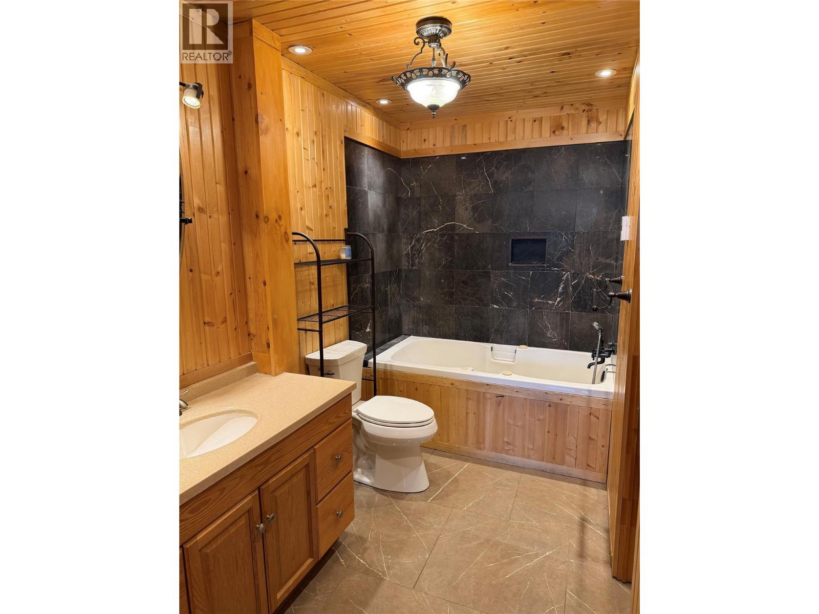 #1 220 Prior Road S - 17