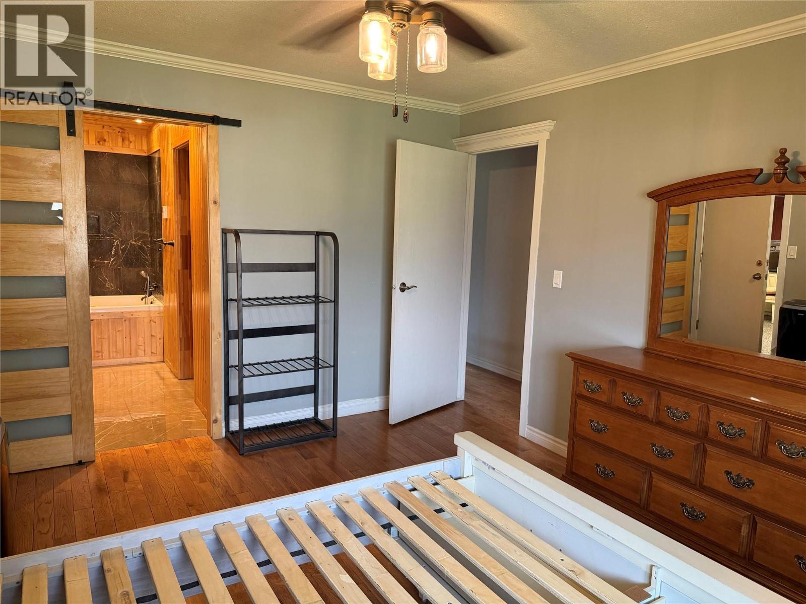 #1 220 Prior Road S - 16