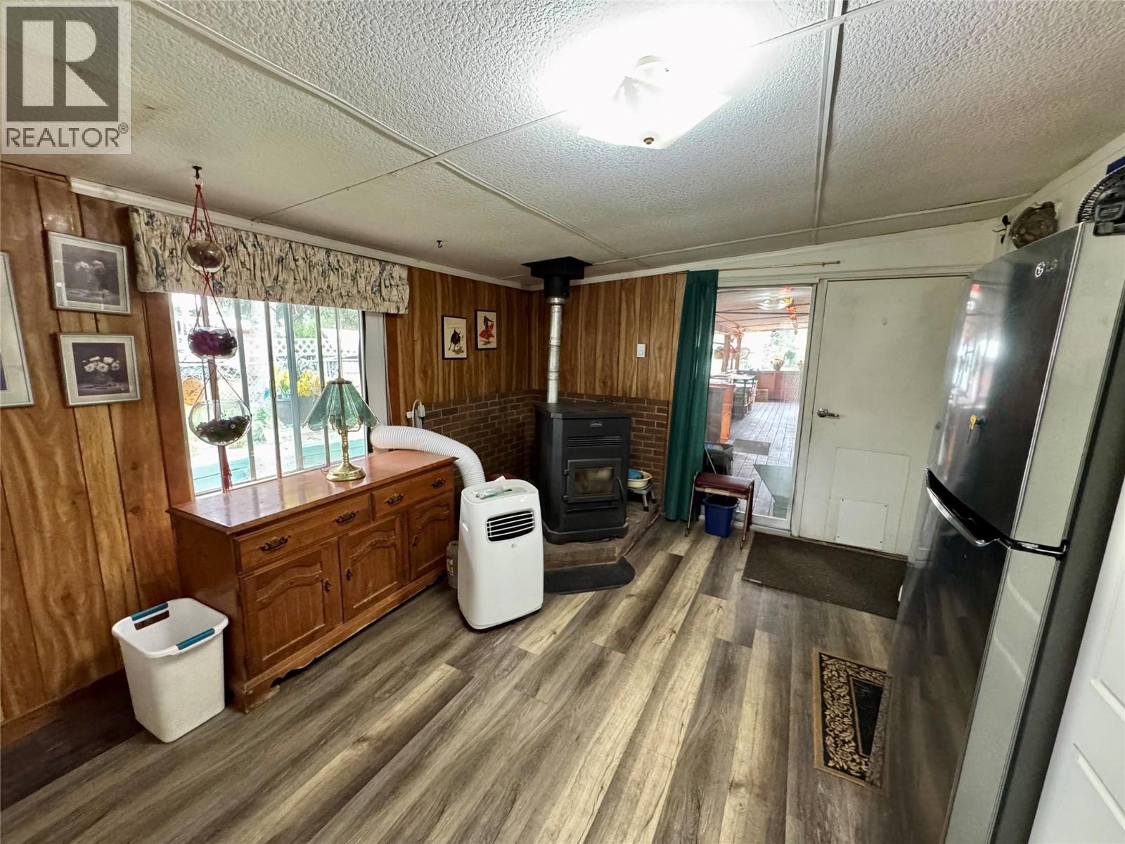 4784 Selkirk Avenue - 13