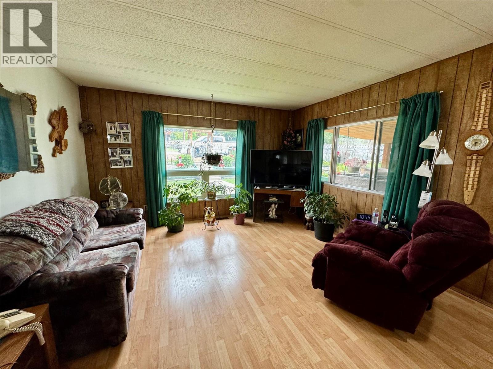 4784 Selkirk Avenue - 8