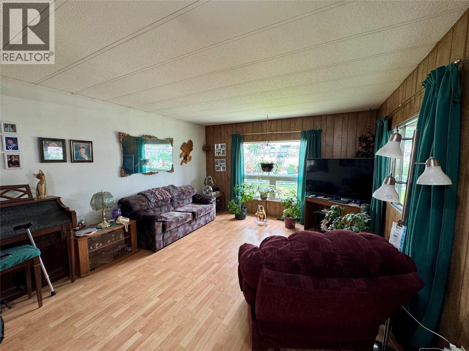 4784 Selkirk Avenue - 9