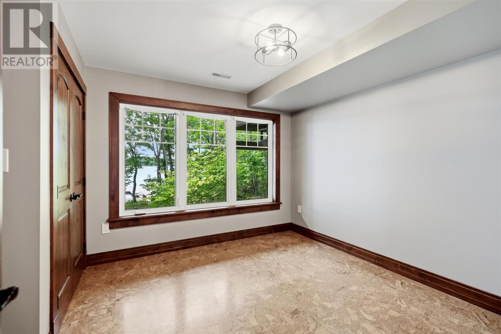 687 Finns Bay RD - 39