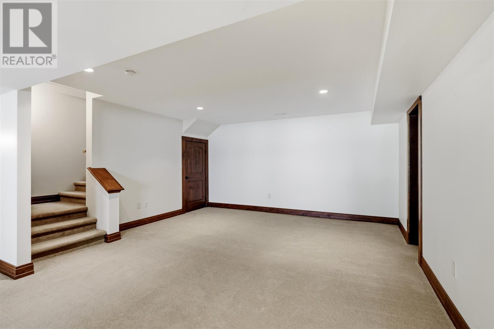 687 Finns Bay RD - Image 44