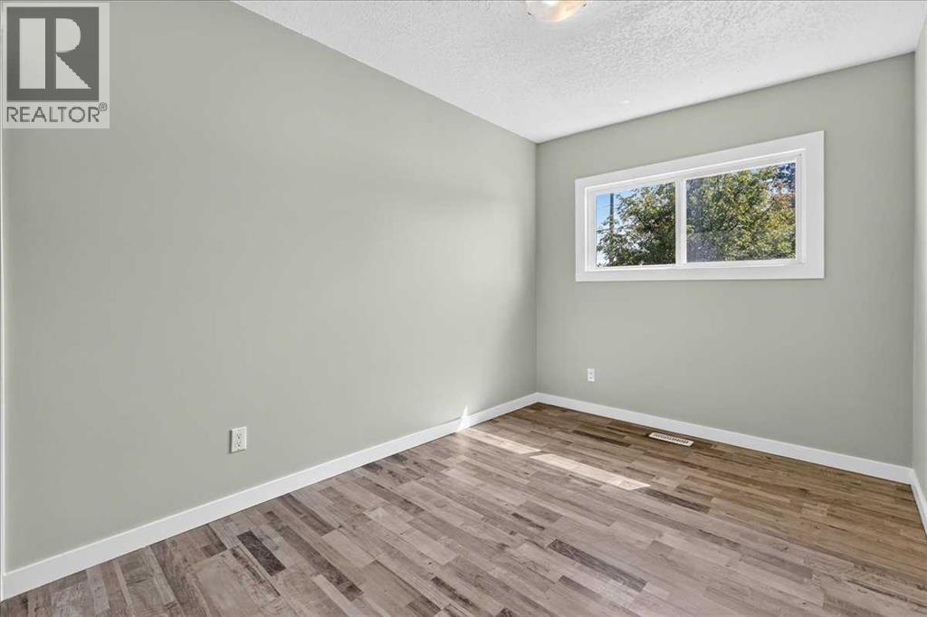 4309 26 Avenue SE - 22