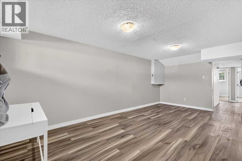 4309 26 Avenue SE - 25