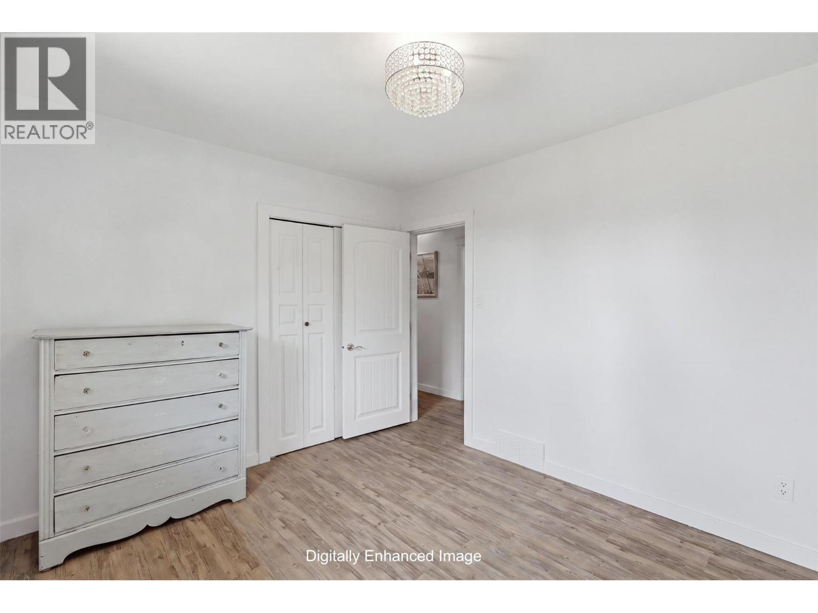 1827 PARKCREST Avenue - 35