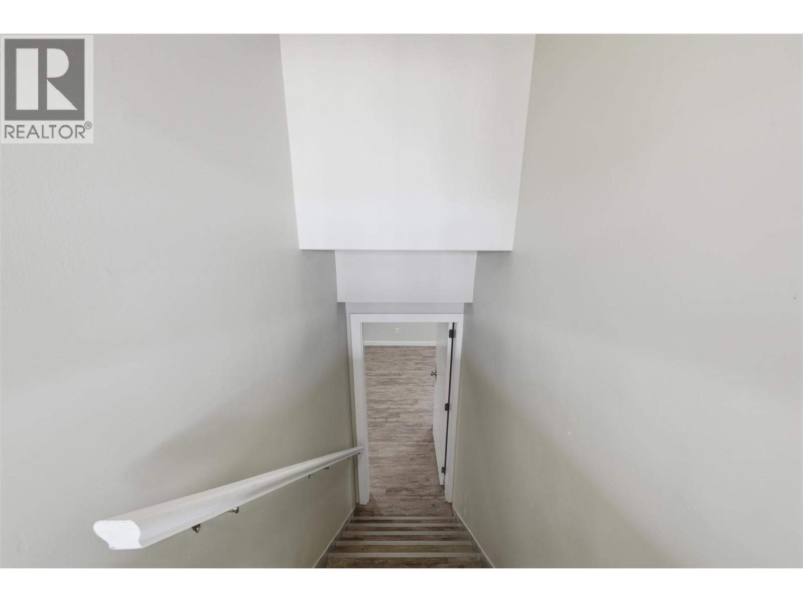 1827 PARKCREST Avenue - 40