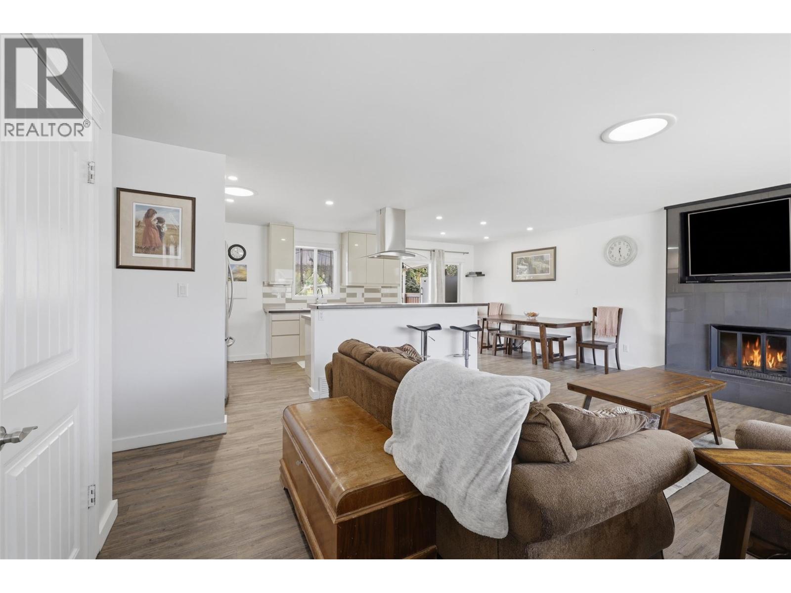 1827 PARKCREST Avenue - 9