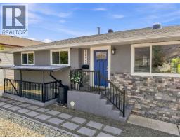 Primary Bedroom - 1827 Parkcrest Avenue, Kamloops, BC V2B4W8 Photo 7