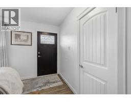 Full bathroom - 1827 Parkcrest Avenue, Kamloops, BC V2B4W8 Photo 8