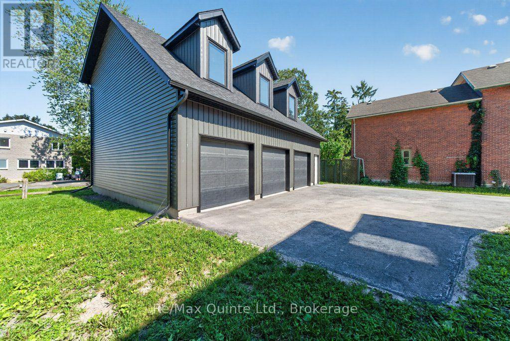 221 ALBERT STREET - 29