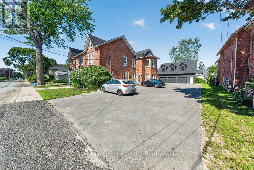 221 ALBERT STREET - 35