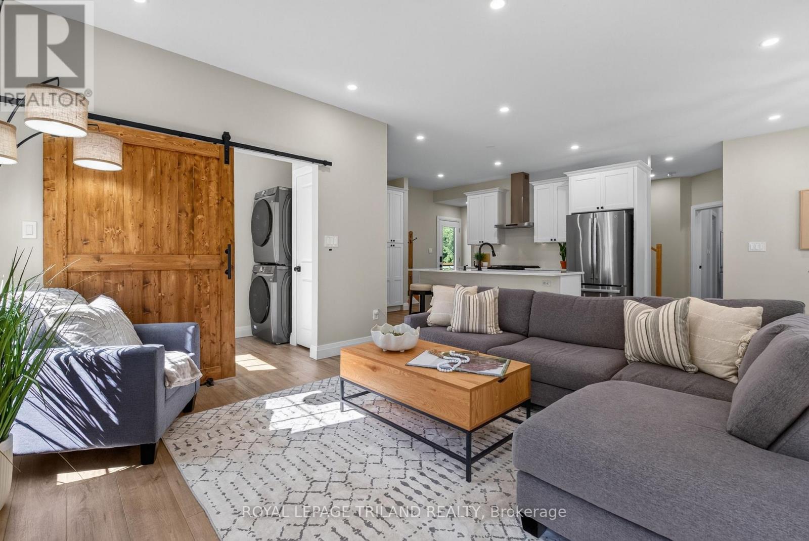 4397 MILL CRESCENT - Image 33