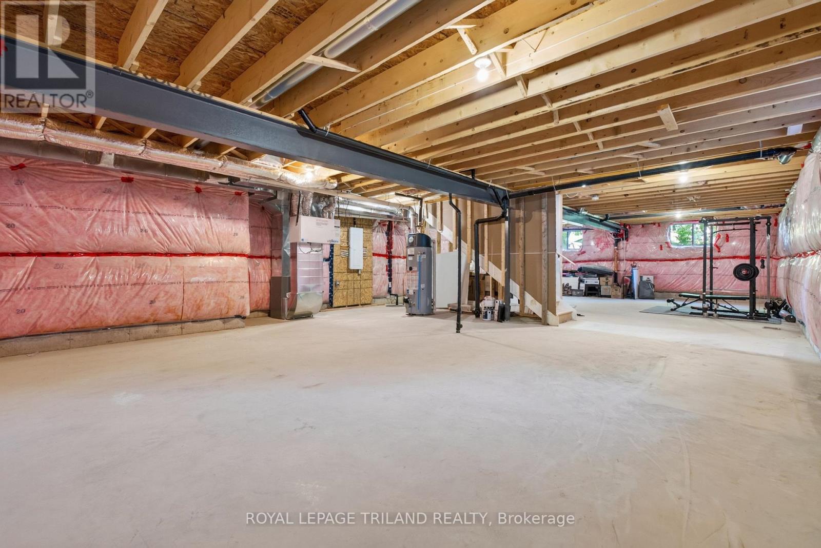 4397 MILL CRESCENT - Image 44