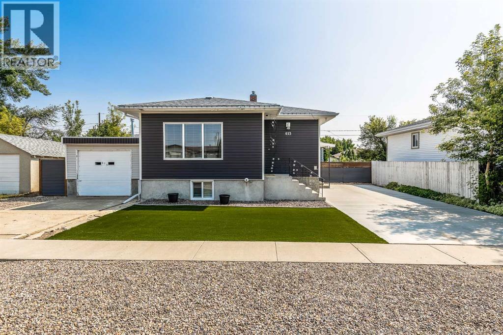 613 1 Street SE - 2