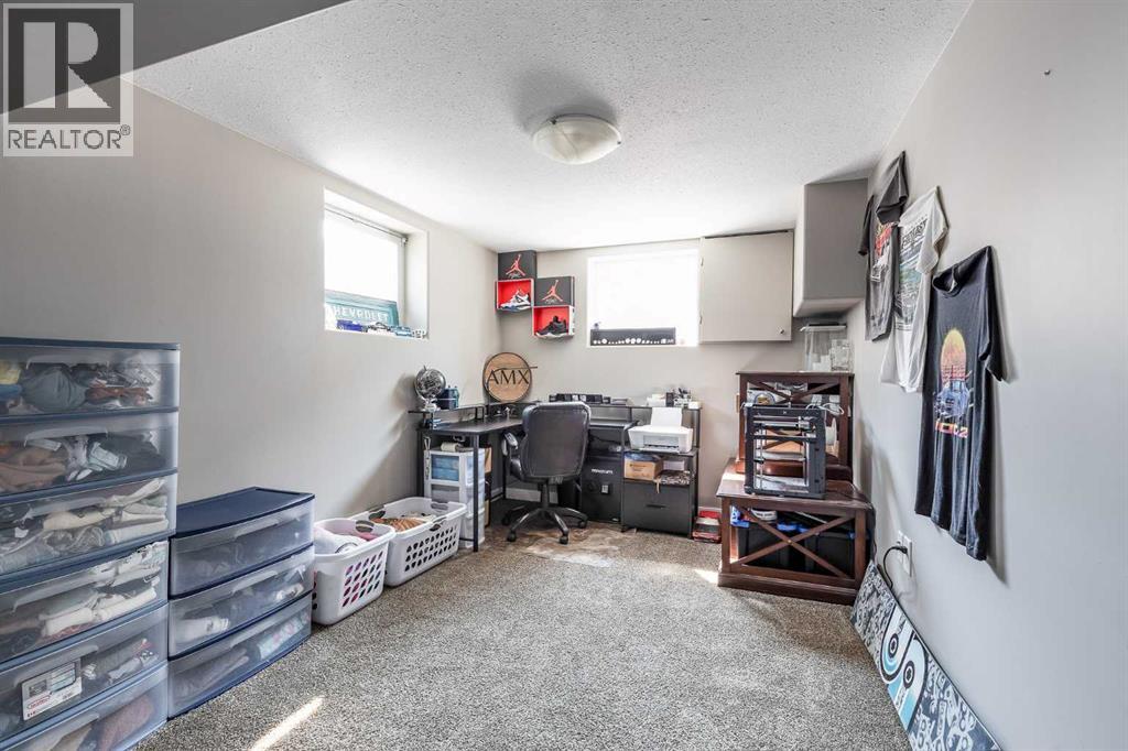 613 1 Street SE - 25