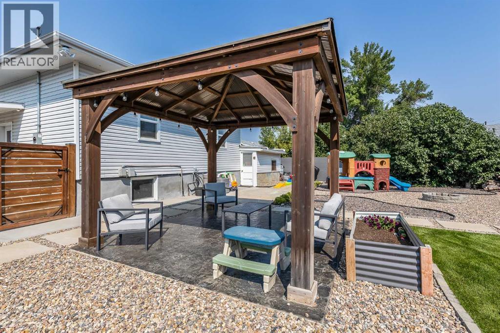 613 1 Street SE - 36