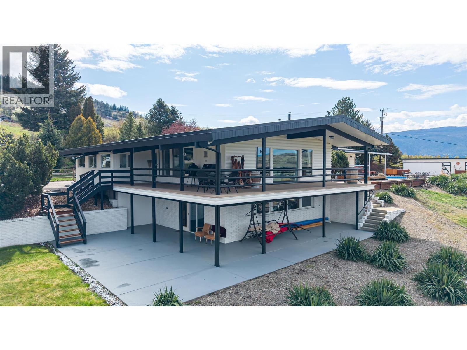 701 Robin Road, Vernon
